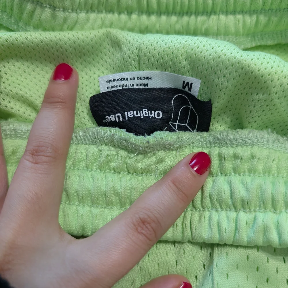 Men's Green Mesh Basketball Shorts - Picture 3 of 3